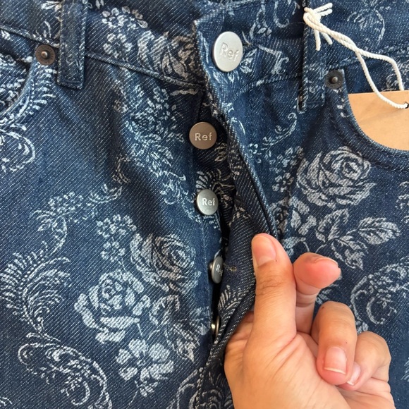 NWT REFORMATION Cynthia Baroque High Rise Straight Long Jeans, Size 23 - Picture 11 of 16